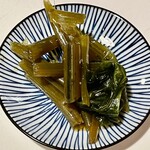 Kasuri - サービスで出してくれた茎若布の佃煮