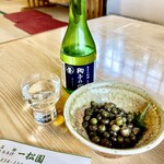 一松園 - 料理写真:鞠子の宿は近所で生産している地酒だそうです　風情があるなぁ