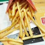 マクドナルド - とんでもない長さのポテトがまた愛らしい