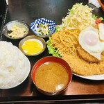 花藤 - 花藤コロッケ定食 (大盛り), ごはん 普通盛り