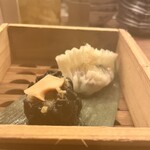 スチーム Dim sum&Wine - 蝦夷アワビの焼売・フカヒレぎょうざ★★★