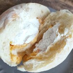 アトリエまぎぱん - ハイジのクリームパン→割ってビックリ！　　　　２種のクリーム入!!
