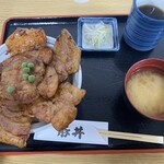 北の豚丼 - 迫力ある豚丼