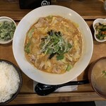 ニコイチマート - 豚と野菜のとろとろ玉子閉じ焼き定食