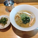 猫と月 chan mie noodles - 