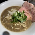 麺屋 ねむ瑠 - 濃厚烏賊煮干そば880円