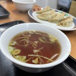 中華食堂 東魁 - すごくシンプルで派手さは無いですが、美味しいスープです
