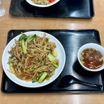 中華食堂 東魁 - 料理写真:肉細切り炒めあんかけ炒飯
