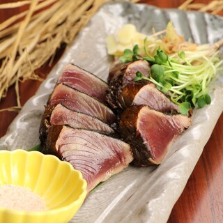 ``Tawaraya specialty'' straw-grilled bonito!