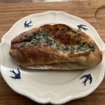 BOULANGERIE PANJA - ガーリックフランス(ニンニク好きには堪らん！)