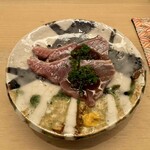 Okame Zushi - 宮崎の初鰹は直前に皮目が炙られて香りが最高でした