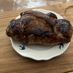 BOULANGERIE PANJA - 牛ホホ肉パイ包み(食べ応え充分)