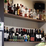 ラ ココット - 壁面のお酒