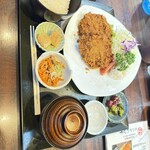 とんかつ とまと赤茄子家 - メンチカツランチ