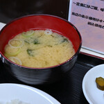 キッチン 南国 - 【カキフライ・しょうが焼き定食＠税込980円】味噌汁＆漬物