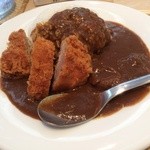パインコーンカフェ - ヒレカツカレー