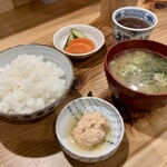 しんのすけ - 白めし(みそ汁・ぬかづけ付)