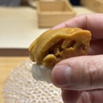 Sushi Yuumu - 北海道馬糞雲丹