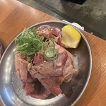 焼肉ホルモン大衆酒場 真 肉焼屋 - 