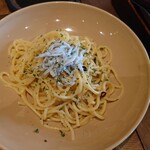 Trattoria gatakigi - しらすのペペロンチーノ