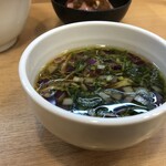 らぁ麺 和來 - 特製つけ麺のつけタレ（アップ）