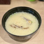 Uogashi Nihonichi Tachigui Sushi - あさりの味噌汁