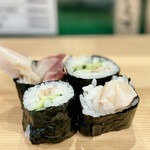 魚がし日本一 立喰寿司 - 貝ひも巻き