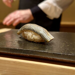 鮨処 やまと - 握りの始まり小肌