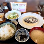 キッチン亀 - ヘソハンバーグ定食