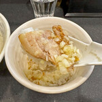 石山商店 - 麺とはまた違う、お米に染み込んだスープが堪らなく美味しいです