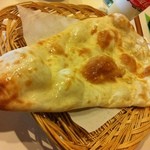 Yuwa Indian Restaurant - Aランチセット￥650　ナン