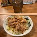 Paimen - ミニネギ丼、150円。ほぐしたラフティにネギと海苔