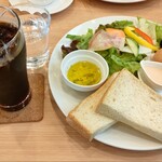cafe LEAFⅡ - 胚芽パンのトースト・ゆで卵・サラダセット