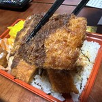 やきとり 一休 - 【2024.3.30(土)】イカフライ弁当330円のイカフライ