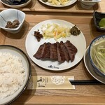 牛たん炭焼き 利久 仙台駅店 - 