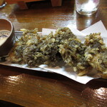 居酒屋 はなんまや - もずくの天ぷら 680円　(2024.3)