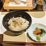 翡翠之庄 - 自家製幻のエノハ茶漬け。エノハの骨からとった出汁でいただく、あっさりとしたお茶漬け。香の物の青高菜のお漬物も美味。