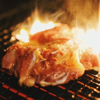 "Chicken Yakiniku (Grilled meat)" grilled on the table from 490 yen