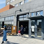 TREX KAWASAKI RIVER CAFE - 