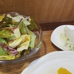 キッチン ブルー グローブ - サラダ、お新香のアップ