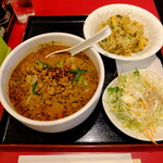 永利 - 刀削担々麺セット