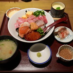 田中田式海鮮食堂 魚忠 - 魚忠丼