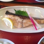 海鮮・話食処 しん - おおきなカンパチだ、刺身でもいけるな（２，５）