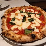 PIZZERIA QUARANTUNO 41 - マルゲリータ