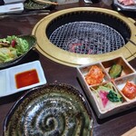 Matsuzakagyuu Toriatsukaiten Yakiniku Shirahige - 