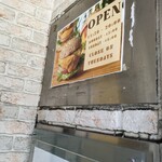 魔女のちいさな森のハンバーガー - まずエレベーターで4階に行きます!