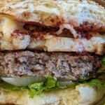 魔女のちいさな森のハンバーガー - 噛み断〜！この夢のような断層をみて♪