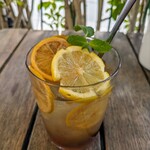 魔女のちいさな森のハンバーガー - 濃いのですぐ飲んじゃうのがもったいない！氷を溶かしてゆっくり味わいましょう♪シナモンとミントで爽やかな甘み♪