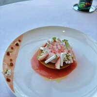 フィリップ・ミル 東京 - 苺のマルムラード　トンカ豆のクリーム　サブレとレモンのメレンゲ