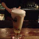 ジャッカル - ウイスキーの入ったショットグラスを、ぽちゃんと入れると。。